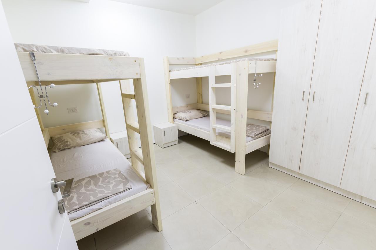 Mevaser - Christian Hostel 리숀 레지온 외부 사진