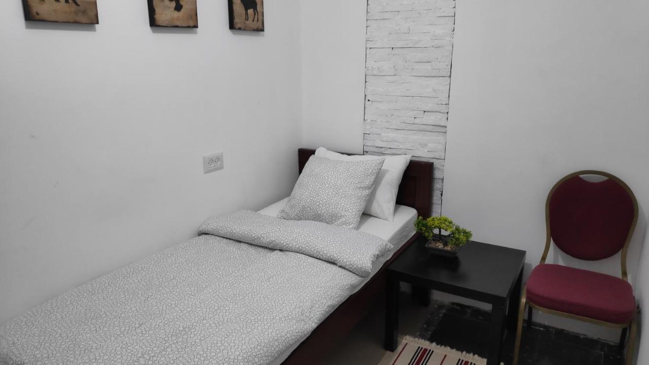 Mevaser - Christian Hostel 리숀 레지온 외부 사진